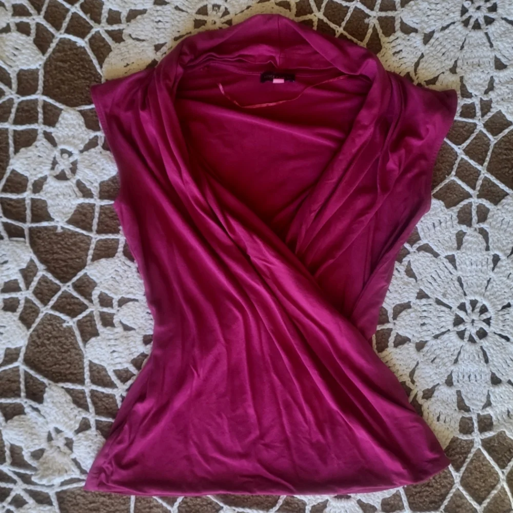 Vince Camuto - Picture 1 of 2